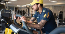 Presidente da Fifa vai a Itaquera, e Neymar desiste de convite