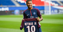 Neymar só joga pelo PSG se resolver situação com clube, diz técnico