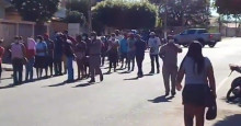 População de Oeiras se aglomera em frente a Caixa para sacar auxilio