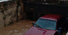 Chuva em Oeiras causa estragos e destrói carros e casas
