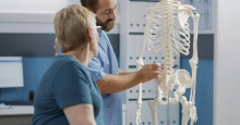 Osteoporose: entendas as causas e sintomas da doença