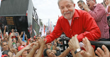 Lula diz que já 'apanhou demais' e que elites perseguem conquistas do PT
