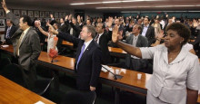 Bancada evangélica aclama novo presidente e renova apoio a Bolsonaro