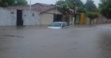 Chuva alaga ruas em Parnaíba e causa transtornos a moradores