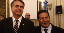 Filho de Bolsonaro diz que 'jogo' do general Mourão está muito claro