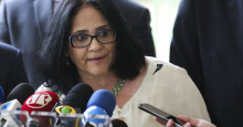 Ministra Damares Alves nega que vá deixar o governo Bolsonaro