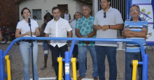 Prefeito inaugura Academia e campo de futebol na Vila São José