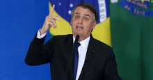 Bolsonaro distorce decisão do TSE para defender punição Ã  Folha de S. Paulo