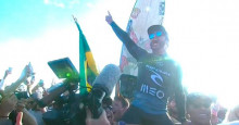 Ãtalo Ferreira assume liderança do Mundial de Surfe