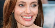 Angelina Jolie diz que Brad Pitt a impede de morar fora dos EUA