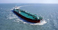 Empresa grega nega vazamento de navio suspeito pelas manchas de óleo