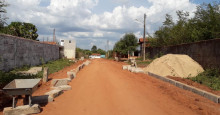 Rua José Almeida recebe obras de pavimentação