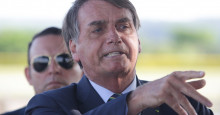Bolsonaro diz que 'jamais' pediria para EUA mudar tratamento dado a deportados