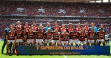 Flamengo vence o Athletico-PR e conquista a primeira taça do ano