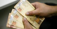 Prestadores de serviço na Semec denunciam atrasos de salário