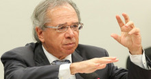 Guedes diz a senadores que PIB pode recuar até 4% se isolamento passar de julho