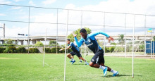 Grêmio e Internacional voltam aos treinos presenciais esta semana