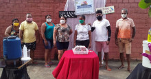 Irmãos doam produtos de higiene a clientes de lotérica em Porto Alegre do PI
