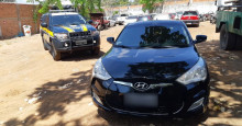 PRF apreende carro importado com mais de R$ 6 mil de multas e dívidas