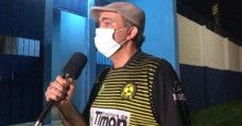 Diretor do Timon atravessa Lindolfo de joelhos após vitória no Piauiense; Veja vídeo