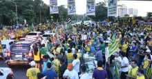 Apoiadores de Jair Bolsonaro fazem carreata com buzinaço em Teresina