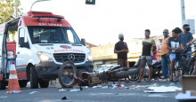 Acidente deixa casal de motoqueiros ferido na avenida Duque de Caxias