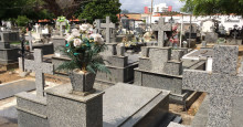 Dia de Finados: familiares antecipam visitação em cemitério para evitar aglomeração
