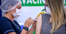 Profissionais de saúde em Piripiri recebem a 3ª dose da vacina contra a covid-19