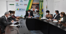 Wellington Dias discute reajuste salarial de servidores em reunião com equipe de governo