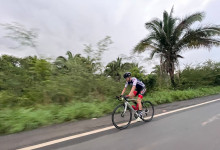 Ciclista pedala de Picos a Teresina em ação para ajudar família carentes