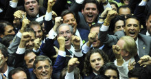 Depois de Bolsonaro derrubar, Congresso promulga Fundão R$ 5,7 bilhões para campanhas