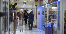 Há 20 dias do Natal, lojistas do Centro de Teresina não registram crescimento nas vendas
