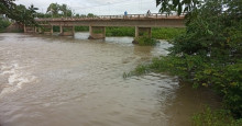 Rio Marathaoan, em Barras, atinge a cota de alerta para risco de inundação