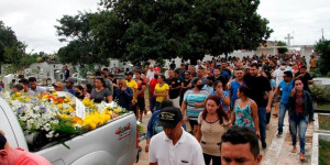 Pedro II: Populares participam do cortejo fúnebre e do enterro do prefeito Alvimar Martins; Veja as fotos