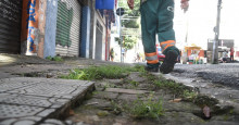 Pessoas com deficiência denunciam buracos e calçadas estreitas no Centro de Teresina
