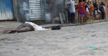 Jovem é espancado e morto a tiros no bairro Parque Universitário