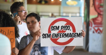 Enfermeiros do Piauí fazem manifestação contra suspensão do piso da categoria