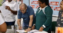 Sílvio Mendes assina carta compromisso com professores da rede pública estadual