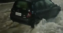 Forte chuva deste sábado (11) arrastou veículos e assustou moradores em Teresina; vídeos