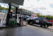 Postos aumentam preço da gasolina em mais de R$ 1 e são autuados pelo Procon em Teresina
